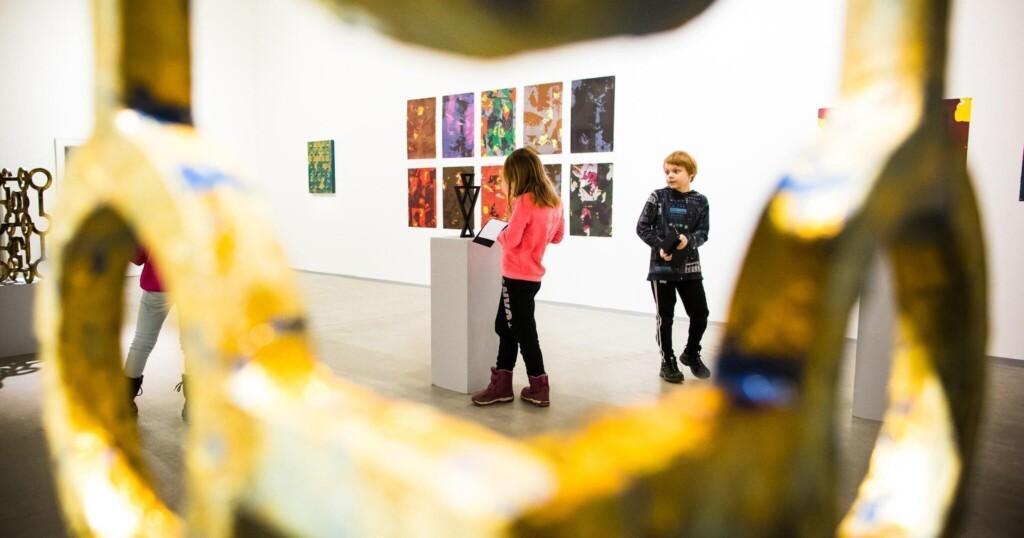 Kids in the art hall in Porvoo.