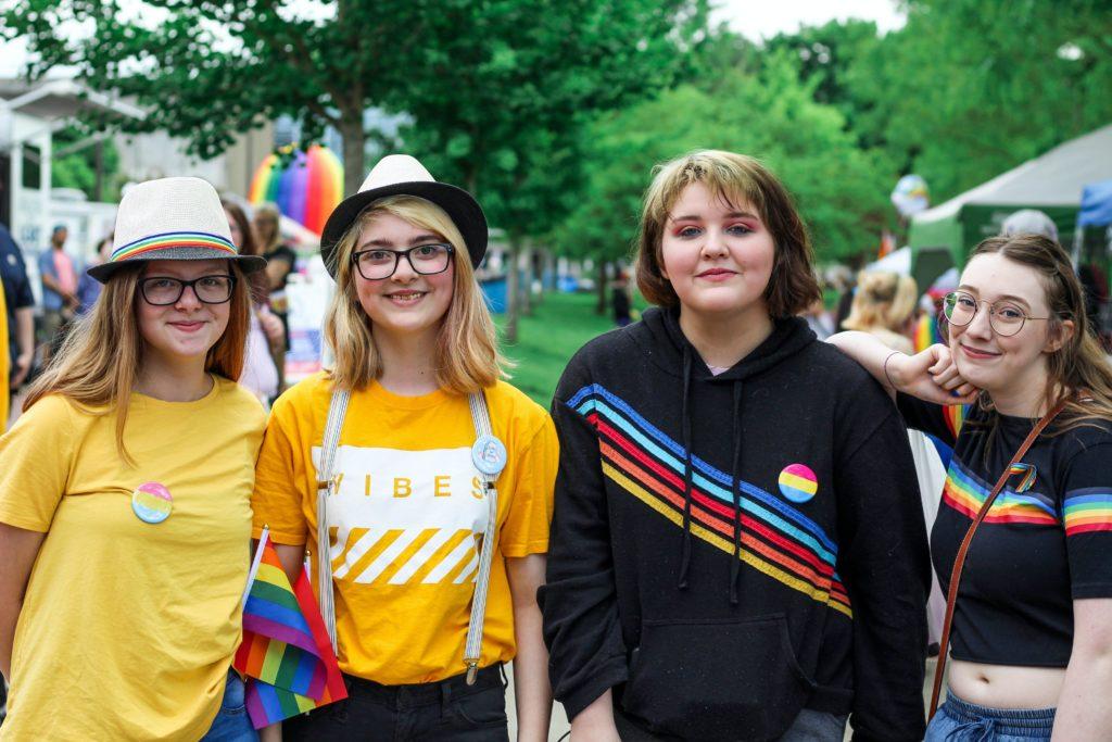 Nuoret mukana Pride-juhlissa