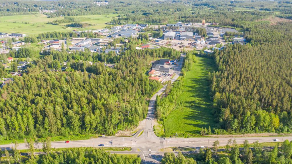 Småindustrivägens tomter med omgivande landskap, flygfoto.