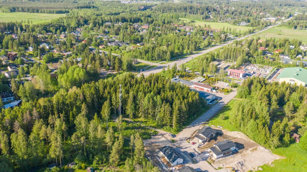 Röjarevägen 5 med omgivande landskap, flygfoto.