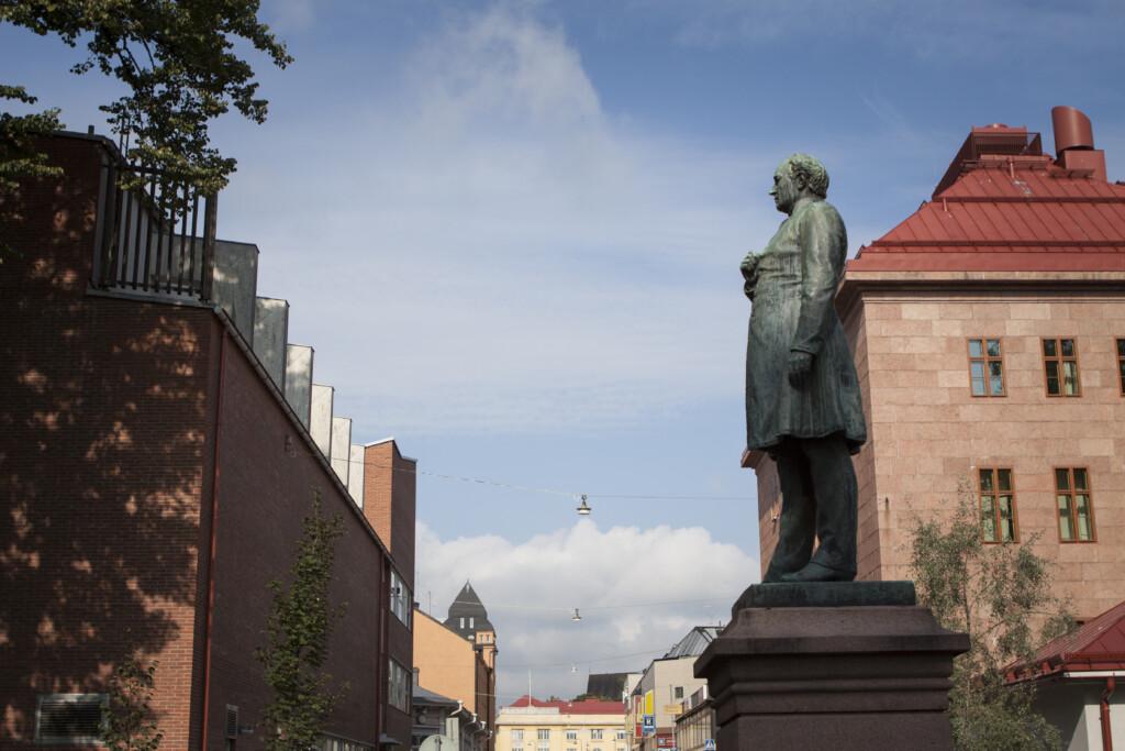 J. L. Runebergin patsas.