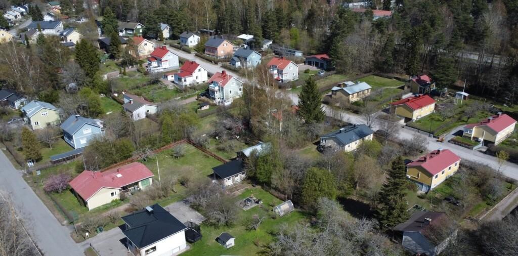 Ilmakuva vanhasta omakotitaloalueesta.