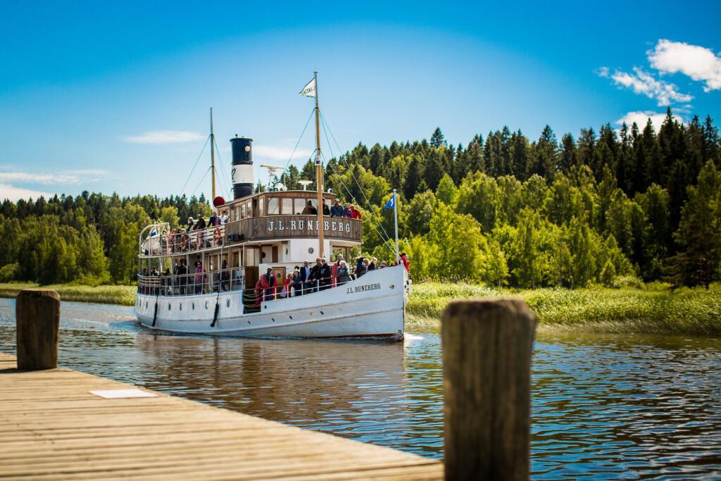 Laiva m/s J.L. Runeberg.
