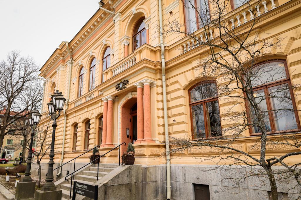Porvoon kaupungintalon julkisivu.