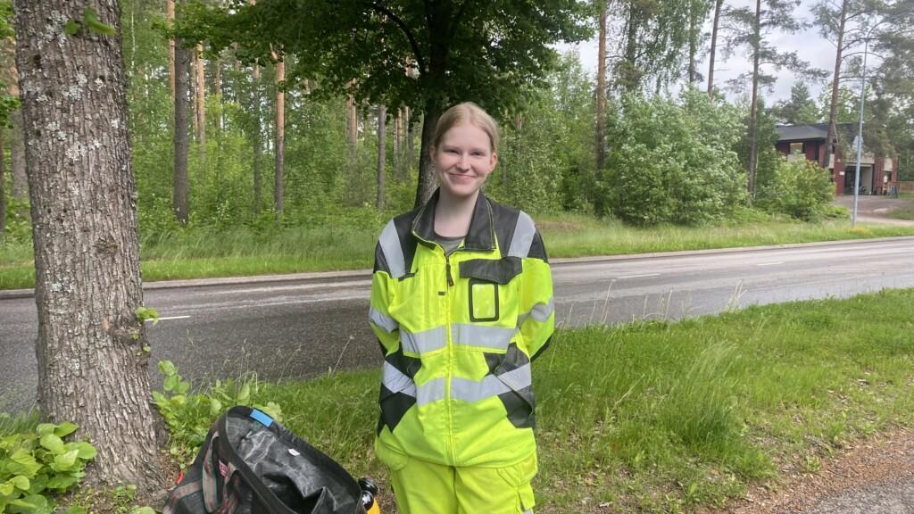 Viheralueen kesätyöntekijä.