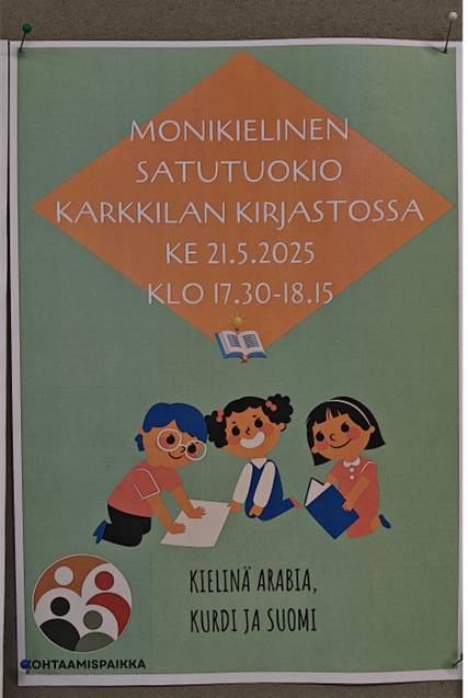 Kolme animaatiohahmoa kirjojen äärellä sekä teksti Monikielinen satutuokio Karkkilan kirjastossa ke 21.5.2025 klo 17.30-18.15, kielinä arabia, kurdi ja suomi.