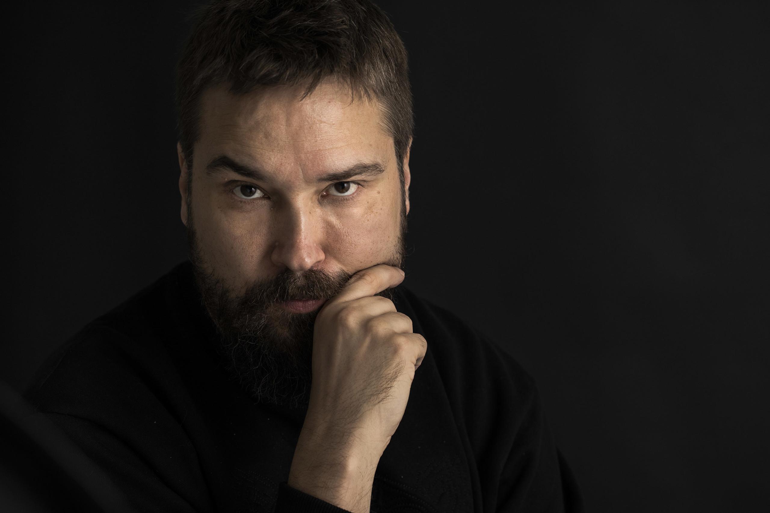Kirjailija Jukka Viikilä