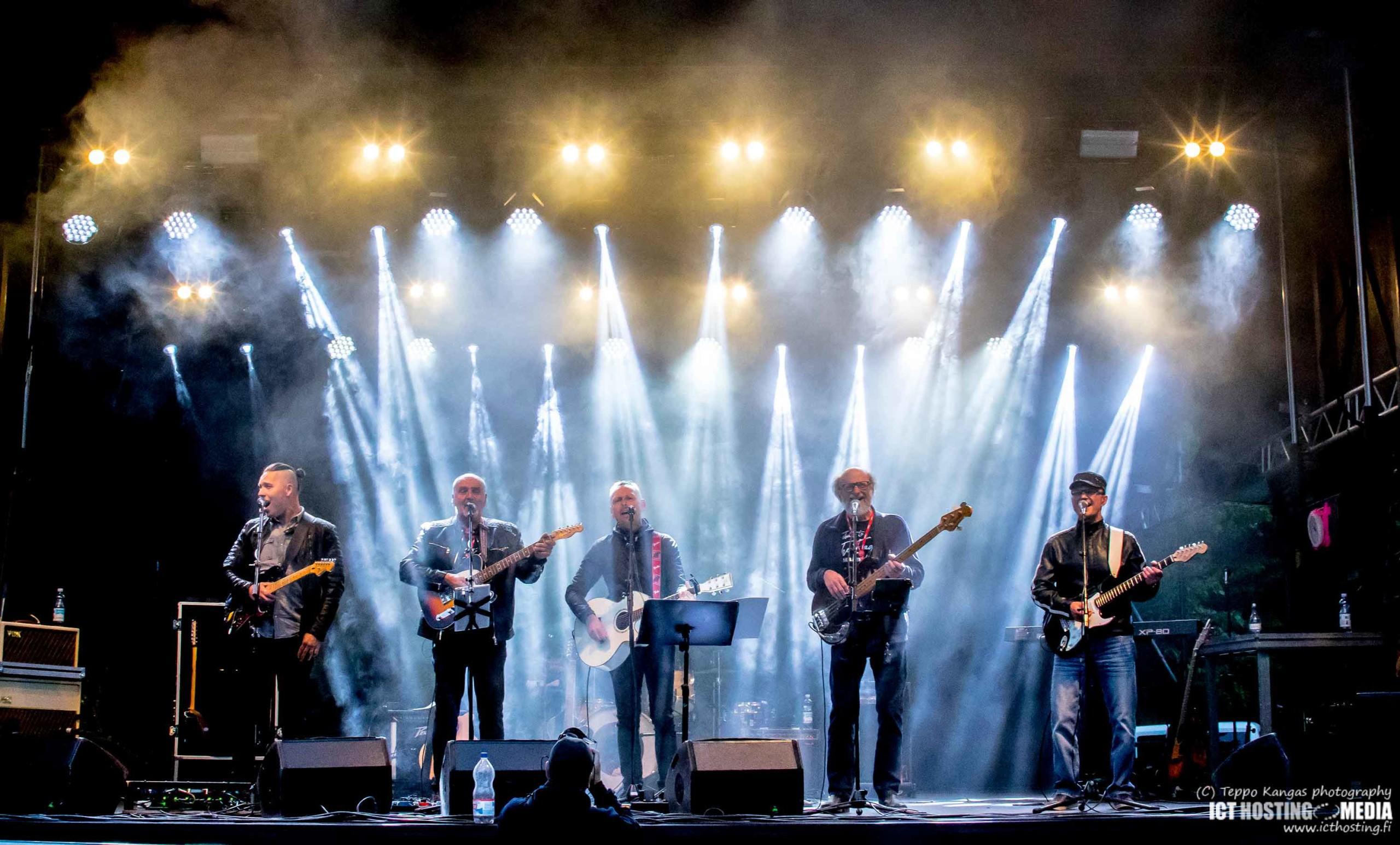 A tribute to the eagles