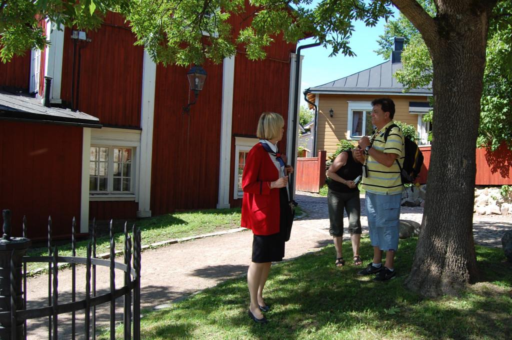 Guided tour in Old Porvoo