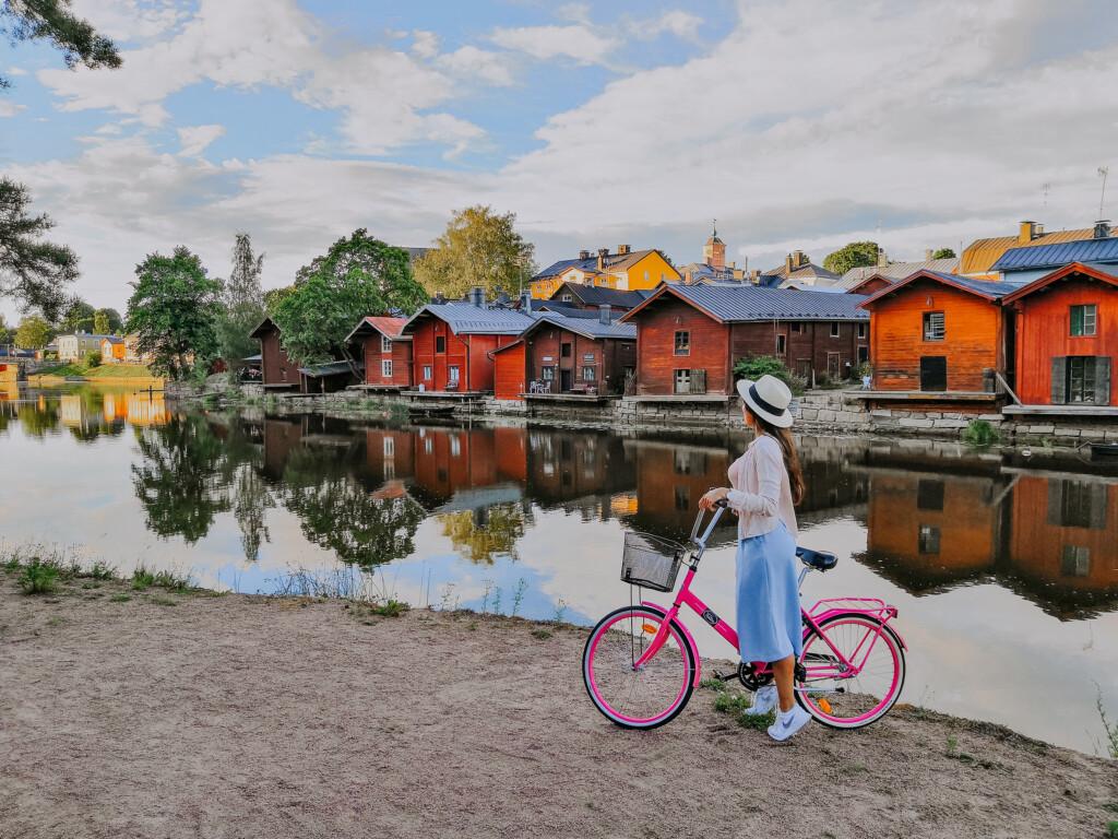 Influencer by the red ochre shore houses