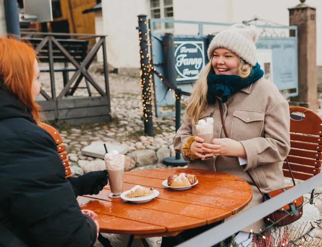 Cafés and restaurants have their terraces open also in winter