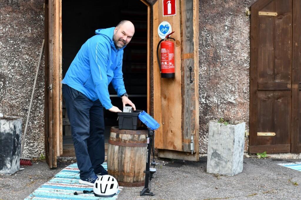 Elämyspoukama Porvoossa toivottaa pyöräilijät tervetulleeksi. 