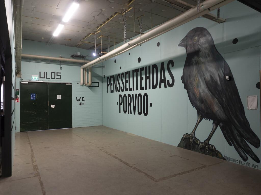Pensselitehdas: Uloskäynti