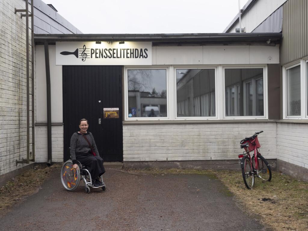 Pensselitehdas sisäänkäynti
